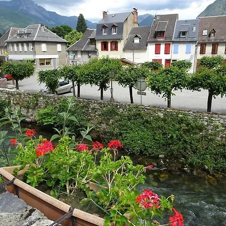 Дом отдыха Charmante Maison De Montagne Cierp